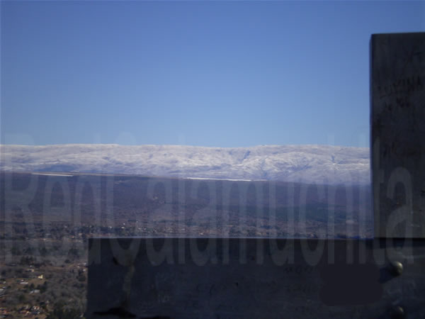 cruz con nieve cruz con nieve